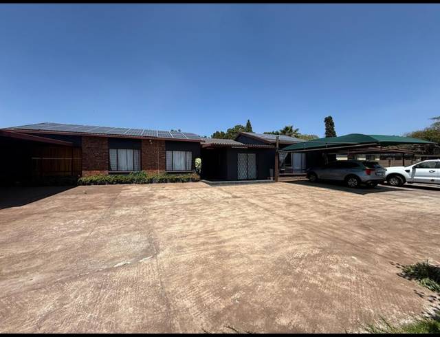 4 BEDROOM HOUSE FOR SALE IN THE REEDS